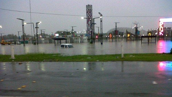 INUNDADOS HASTA “TECNOPOLIS”    02-ABR-2013