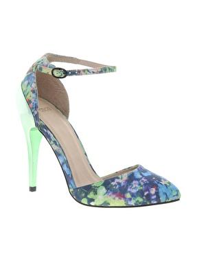 Spring Shoes o Zapatos con print floral ¿te atreves?