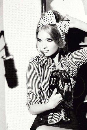 Cómo combinar tus prendas de lunares motas y rayas Cómo combinar tus prendas de lunares