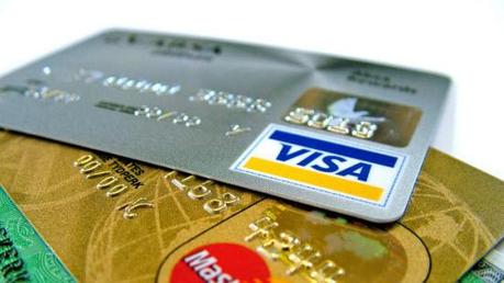 Ventajas e inconvenientes de las tarjetas de PayPal y Skrill