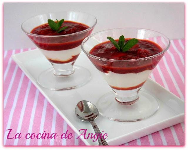 FRESAS ESTOFADAS CON YOGUR GRIEGO