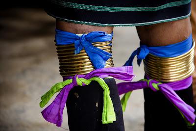 Las mujeres cuello de jirafa.