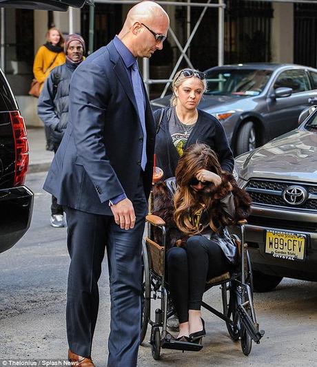 Lady Gaga fue vista caminando con mucho estilo por las calles de Nueva York