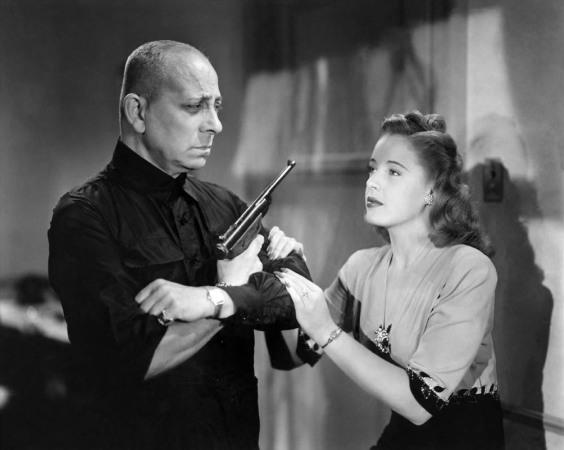 Erich von Stroheim y Mary Beth Hughes en El gran Flamarión (1945)