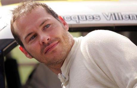 EJEMPLOS DE ENVIDIA; JACQUES VILLENEUVE EN EL GRAINING DEL PADDOCK