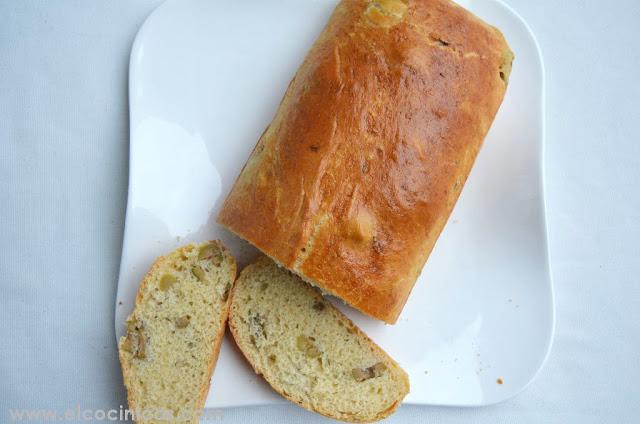 Pan de aceitunas y romero