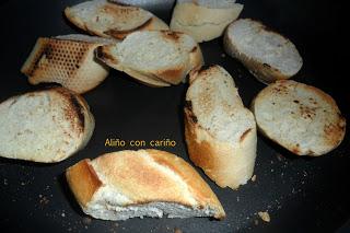 MONTADITOS DE ESPINACAS A LA CREMA DE AJO Y HUEVOS DE CODORNIZ