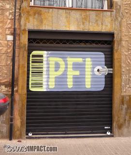 Persiana pintada con efecto roto