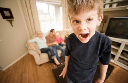 La terapia familiar podría ayudar a los niños con riesgo de sufrir de trastorno bipolar