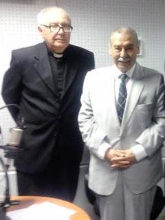 PADRE ARMANDO NIETO CON RAÚL VARGAS en PERUANOS EN SU SALSA