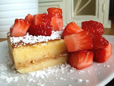 Buen finde Lemon squares o tarta de limón tarta de limon fria recetas de postres receta delikatissen postres sencillos postres fáciles y rápidos postres fáciles postres Lemon squares recetas americanas bizcocho de yogur aprender a cocinar