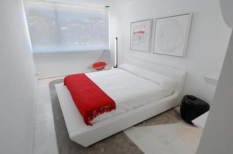 Selección de imágenes de interiorismo de una lujosa urbanización en Ibiza disenada por A-cero