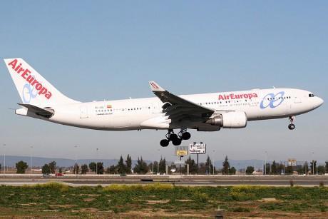 800px Airbus A330 202 Air Europa EC JQQ 460x307  Compañías aéreas más puntuales