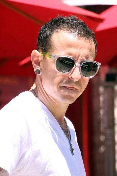 Chester+Bennington+Classic+Sunglasses+Wayfarer+ULmF96mb-l4l