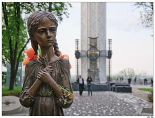 Stalin mató de hambre a siete millones de ucranianos. Monumento conmemorativo 