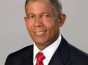 Senador Manuel Paula felicita periodistas.