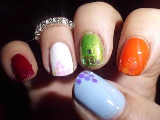 Manicura con glitter transparente.