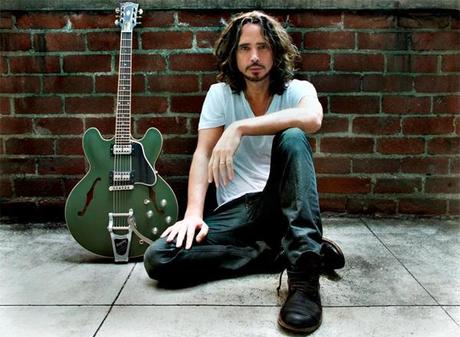 CHRIS CORNELL DE SOUNDGARDEN SE PASA A GIBSON