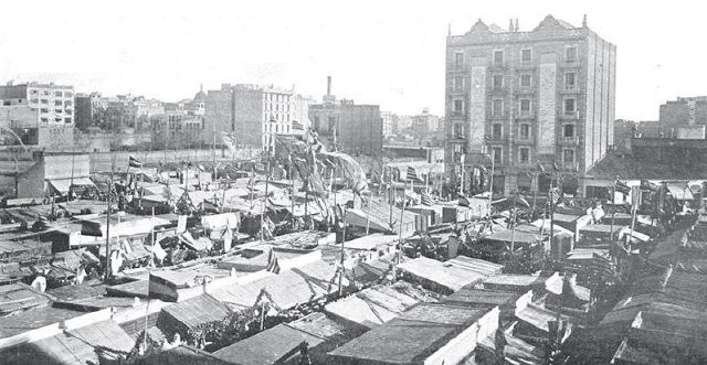 BARCELONA...EL BARRIO DEL MERCADO DEL NINOT, ANTIGUO...6-04-2013...