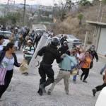 La represión de ayer a maestros en Guerrero tuvo saldo de 5 heridos y 5 detenidos; CEDH reprueba el acto fascista