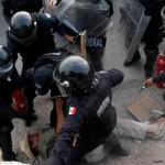 La represión de ayer a maestros en Guerrero tuvo saldo de 5 heridos y 5 detenidos; CEDH reprueba el acto fascista