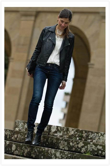  photo 2blusa_blanca-cazadora_cuero-2_zpscb42467f.jpg