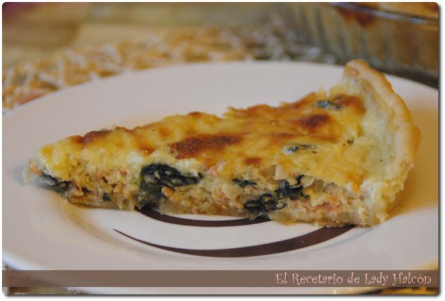 Quiche de salmón, espinacas y queso azul
