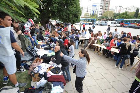 CONMOVEDORA SOLIDARIDAD DE LOS ARGENTINOS CON LAS VÍCTIMAS DEL  TEMPORAL DE LLUVIAS EN LA PLATA POR CAMBIO CLIMÁTICO