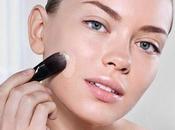 Aplicación base maquillaje, brochas