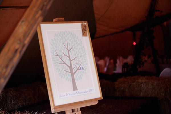 Bodas de hoy... ¡Banderines, tipis y cojines! ¡Una mezcla espectacular!