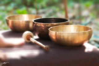 La sanacion con cuencos tibetanos Con Magdalena Shankari Devi En el festival de artes sanadoras Heart Fest