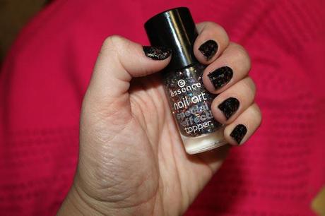 BLACK GLITTER NAILS