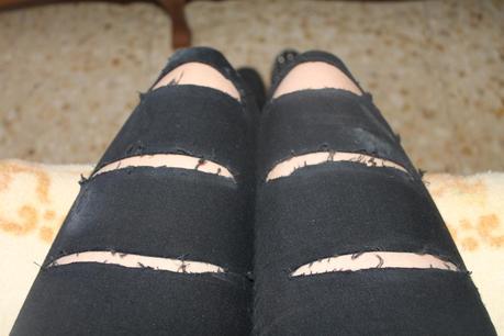 DIY: RIPPED TROUSERS