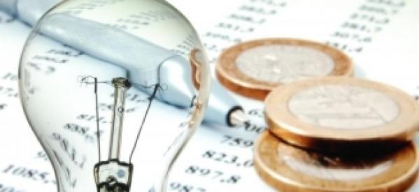 La luz baja en abril un 8,14% (TUR) gracias a las renovables