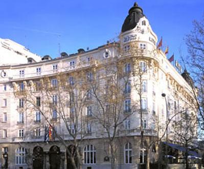 MADRID ....en el Ritz con María Kodama quien fuera secretaria, amiga, compañera, esposa del gran BORGES ...una charla inolvidable