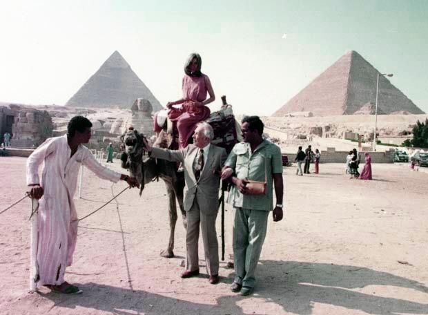 MADRID ....en el Ritz con María Kodama quien fuera secretaria, amiga, compañera, esposa del gran BORGES ...una charla inolvidable