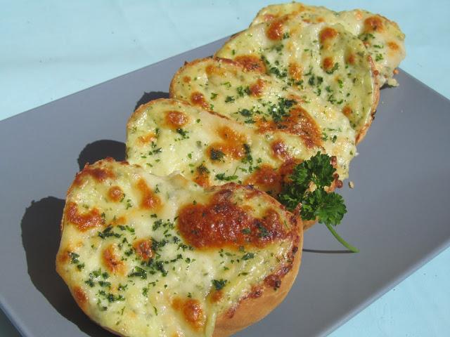Costrinis de queso y ajo
