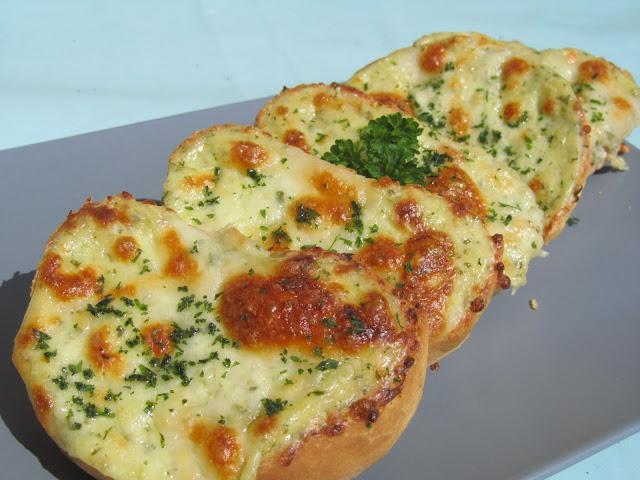 Costrinis de queso y ajo