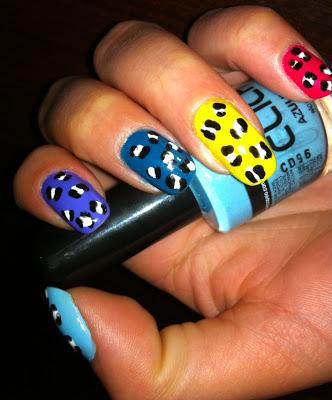 Pop Print Nails.