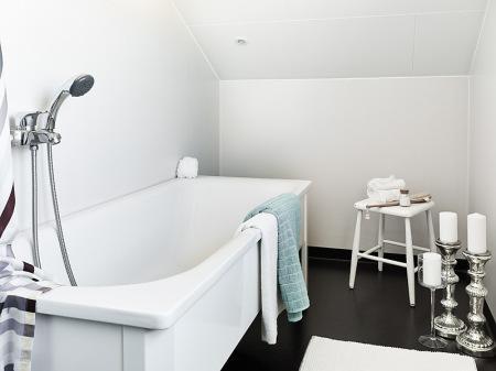 ventanas en el tejado sistemas ventanas techo y tejado estilo nórdico diseño de interiores diseño áticos pequeños decoración interiores decoración en blanco decoración áticos pequeños blog decoración nórdica 