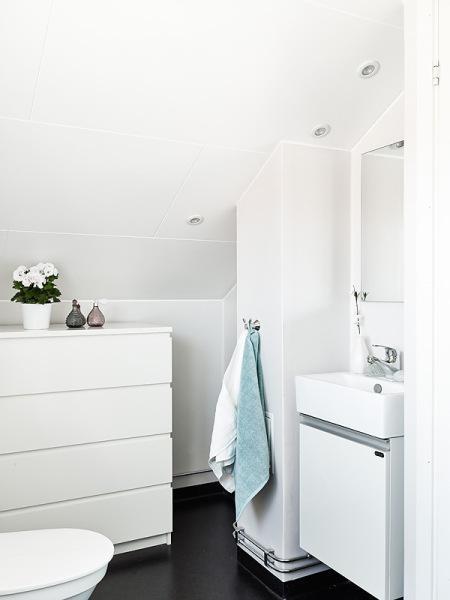 ventanas en el tejado sistemas ventanas techo y tejado estilo nórdico diseño de interiores diseño áticos pequeños decoración interiores decoración en blanco decoración áticos pequeños blog decoración nórdica 