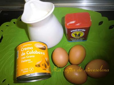 Delicias de huevo en crema de calabaza con queso grana