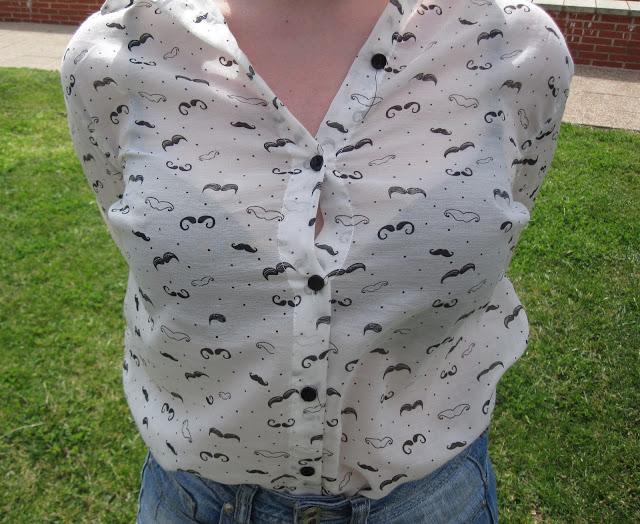 Lacitos y moustaches