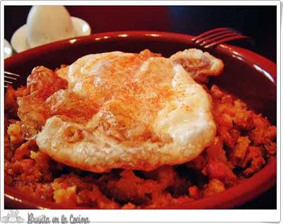 Migas con jijas y huevo de oca