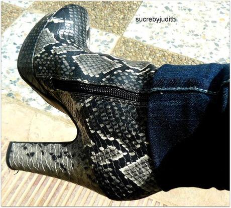 SMALL MOMENTS SMALL MOMENTS