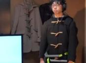 Estudiantes japoneses inventan dispositivo simula novia, abrazos incluida