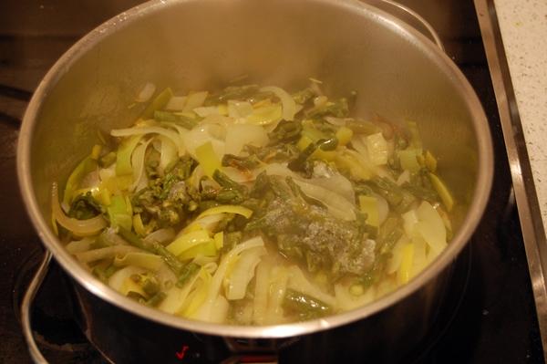 Colas de rape con salsa de espárragos trigueros