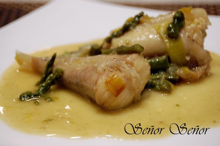 Colas de rape con salsa de espárragos trigueros