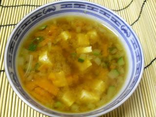Sopa de miso con tofu y verduras