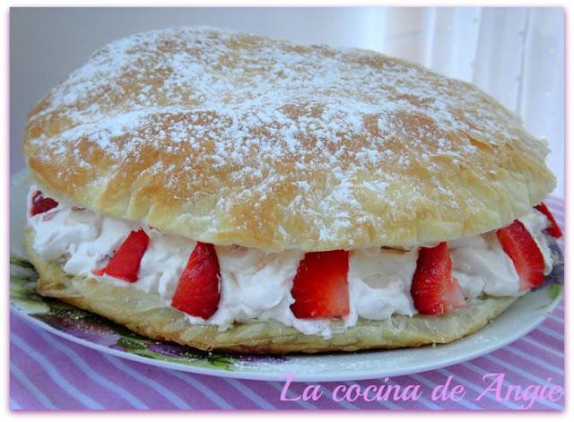 TARTA DE FRESAS CON NATA